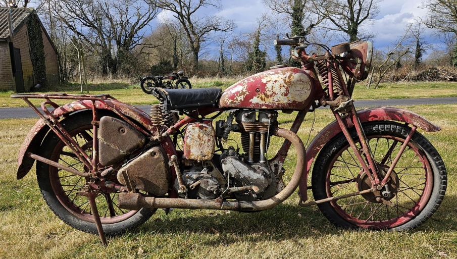 Ariel WNG 350cc 1940 Ex world war 2 machine french barnfind great project