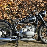 BMW 1937 R5 494 cc transverse OHV twin