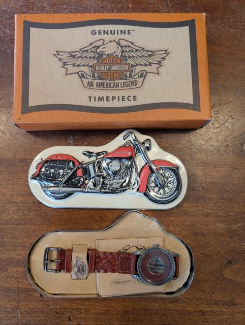 Harley Davidson Watch Collectorsitem with box and can in Red