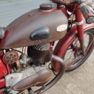 Coming in 1952 Triumph BDG 250 in first paint