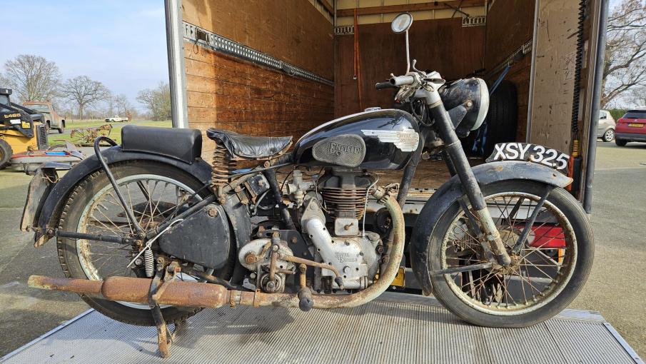 Royal Enfield 350cc ohv 1946 with belgian registration papers