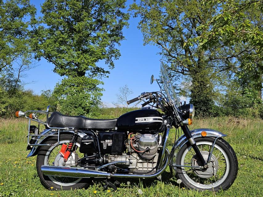 Moto Guzzi 850GT  1974 with dutch registration