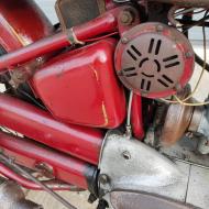 Triumph BDG 250 from 1952 in first paint