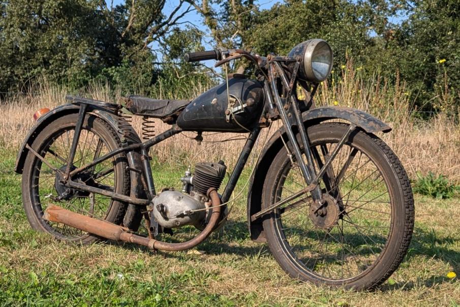 DKW RT98 barnfind engine turns gearbox shifts  1939