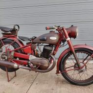 Triumph BDG 250 from 1952 in first paint