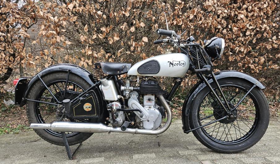 Norton 16H ex Wo2 1941 dutch papers runs and rides great