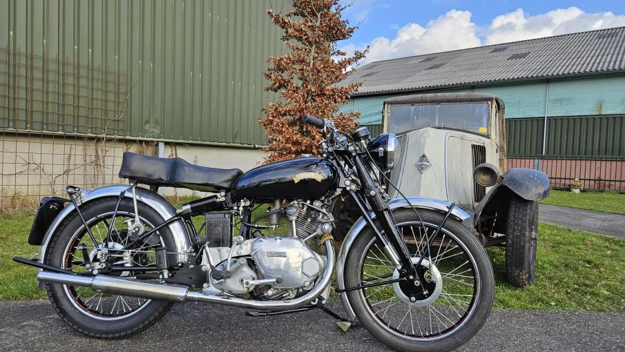 Vincent Comet 500cc OHV 1951 with UK registration papers