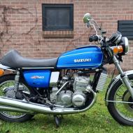 Suzuki GT750 1976 with registration papers in beautiful condition