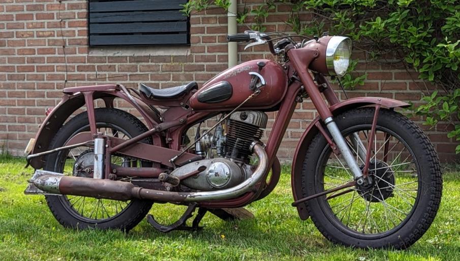 IZH 350CC 1949 with belgian paper