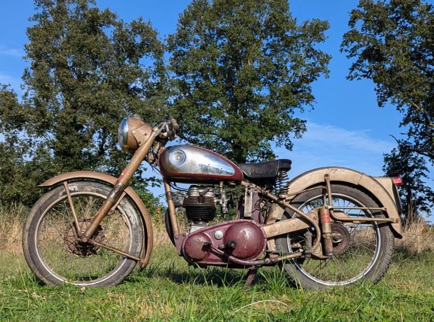 BSA C11 onecilinder 250cc OHV 1954