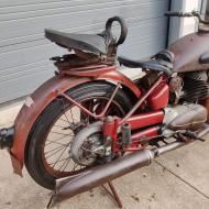 Triumph BDG 250 from 1952 in first paint